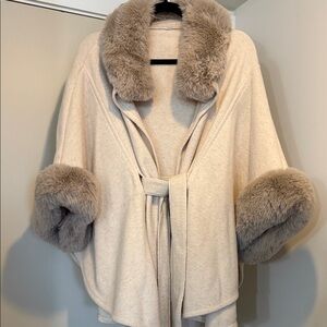 NWOT Elegant Cream Poncho with Faux Fur and a belt